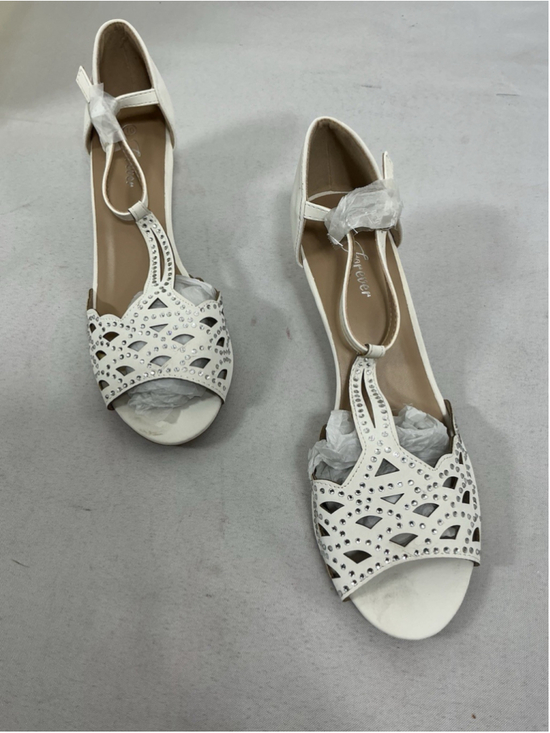 Forever Link Shoes - Womans New In Box Forever Link Blaze Strappy Wedge Sandals Size 7 White